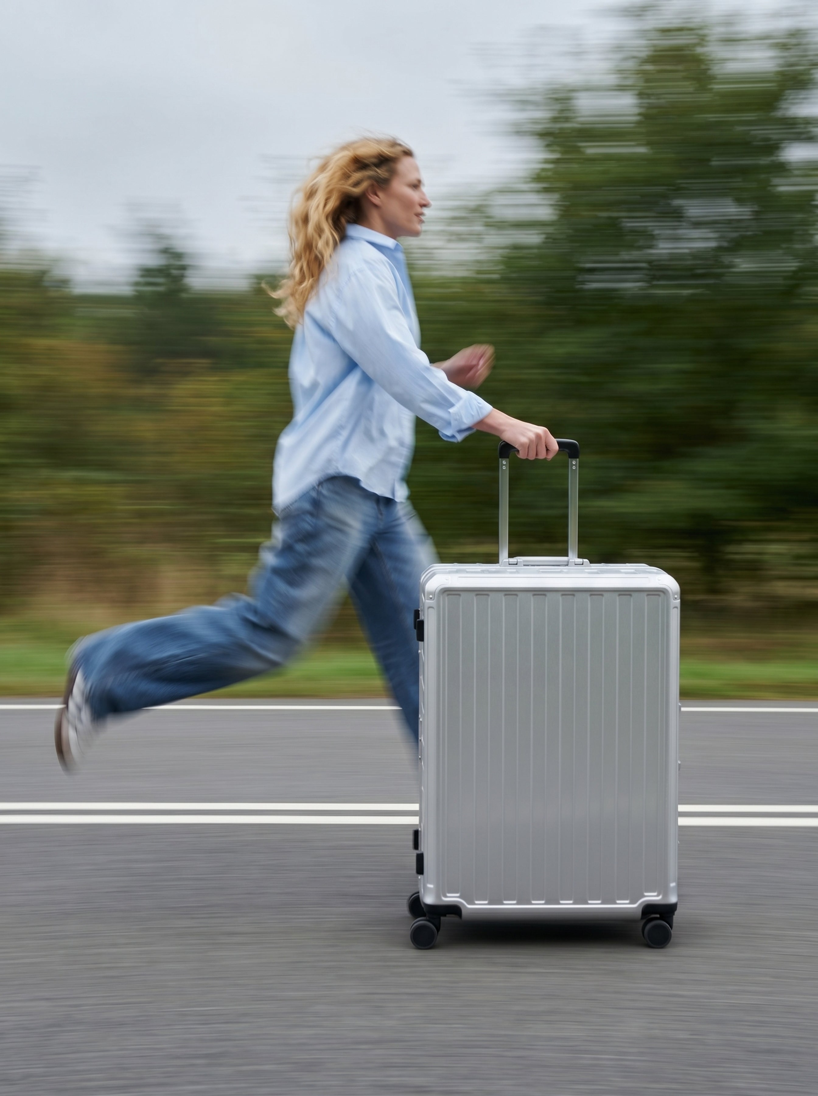 Why Zipperless Luggage Is Every Lazy Traveler's Secret Weapon
