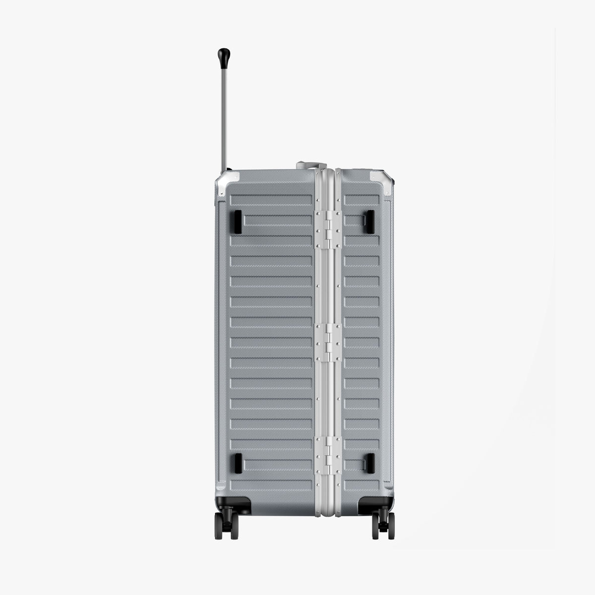 100% polycarbonate hard shell, and reinforced aluminum frame for durable protection and long-term travel use.