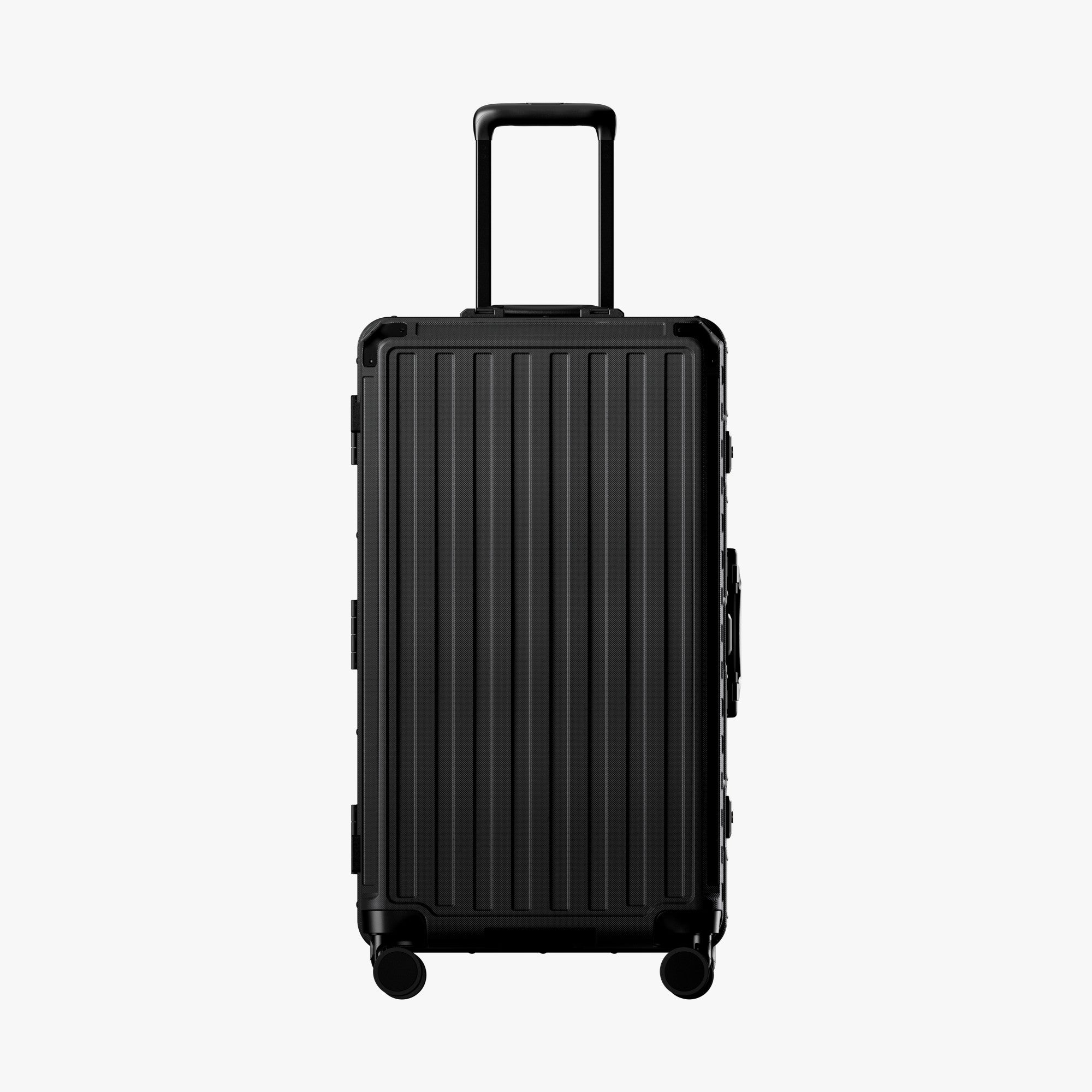 Deep, Stable Trunk Design with Bottom Handle
This 30-inch zipperless trunk-style suitcase is engineered for better balance when fully packed, with an integrated bottom handle for easier lifting onto baggage belts and racks.
#show