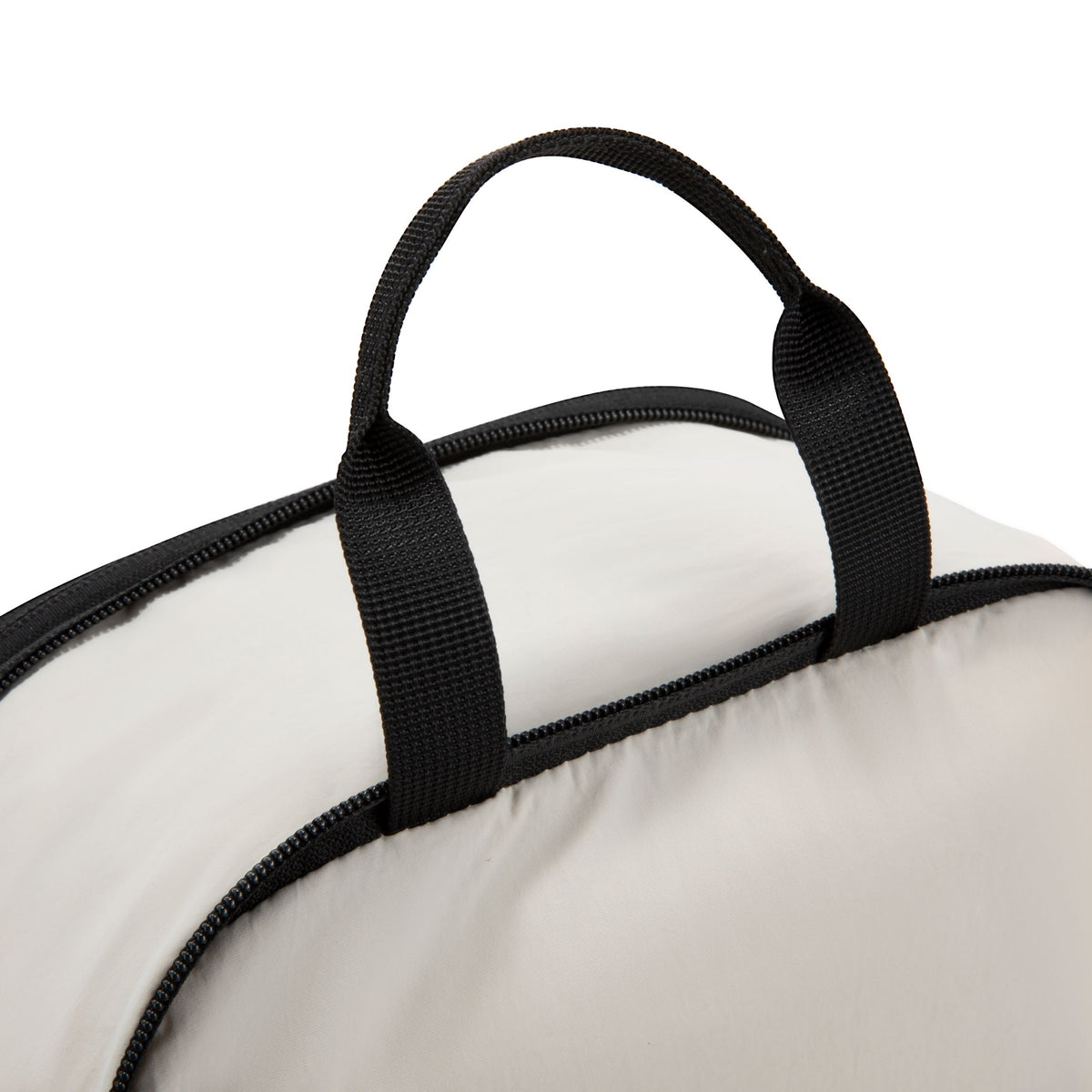 Reinforced handle makes lifting and carrying effortless, even when fully packed. #show #Top carry handle on LUGGEX packing cube for easy hand carrying and lifting