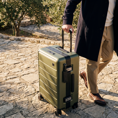 ZX HUP Pro Bigger Carry-On | Zipperless · One-Click Aluminum Frame 121_e03d1006-1f4a-4231-994c-e8a95ca14f3c