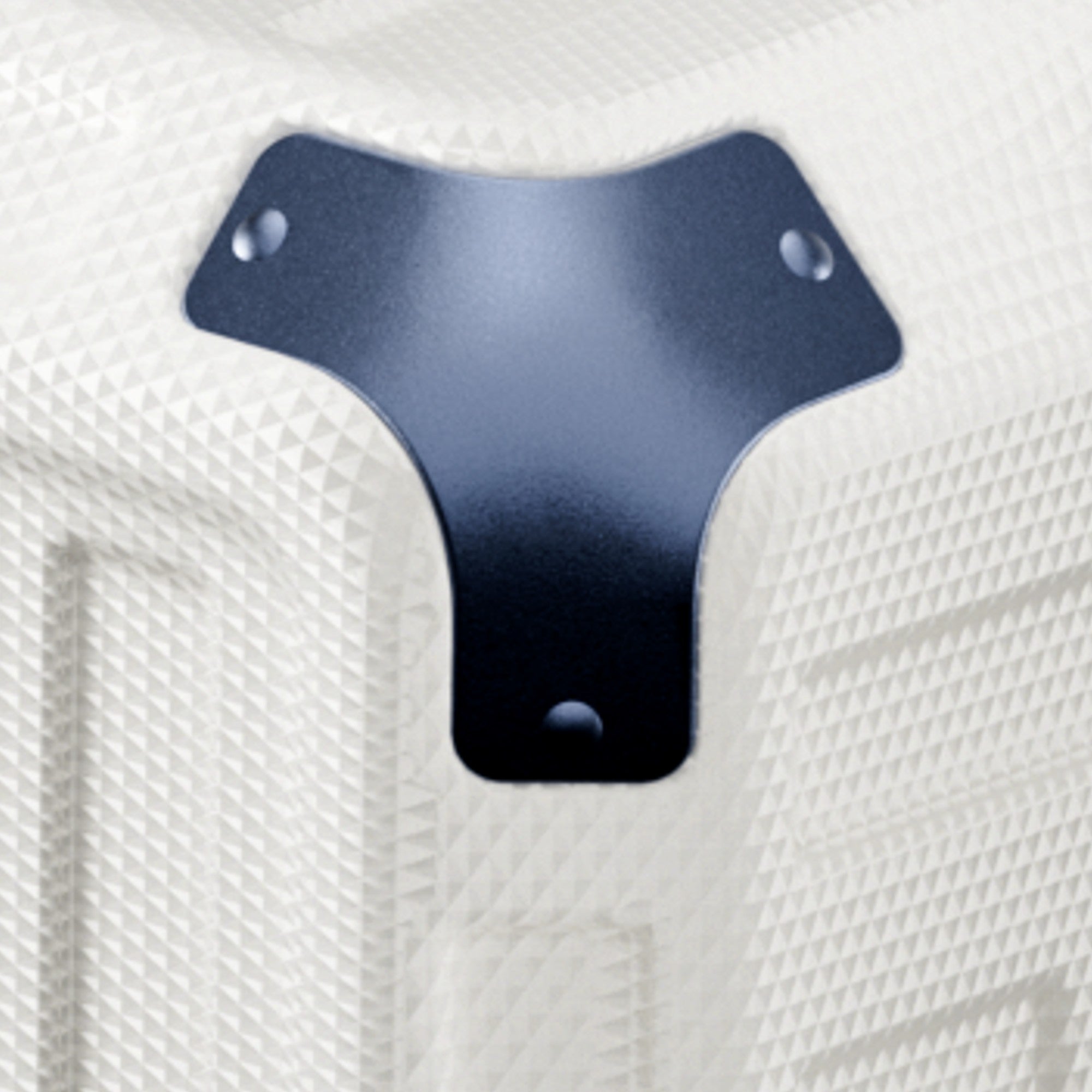 Built with reinforced lock housings that resist bumps and drops, keeping your belongings secure—even during rough handling. #color_white_blue