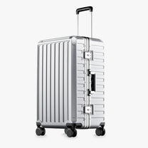 100% polycarbonate hard shell, and reinforced aluminum frame for durable protection and long-term travel use. 