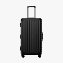100% polycarbonate hard shell, and reinforced aluminum frame for durable protection and long-term travel use. 