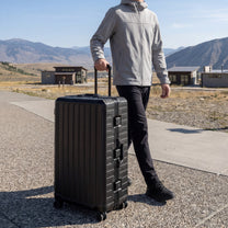 100% polycarbonate hard shell, and reinforced aluminum frame for durable protection and long-term travel use. 