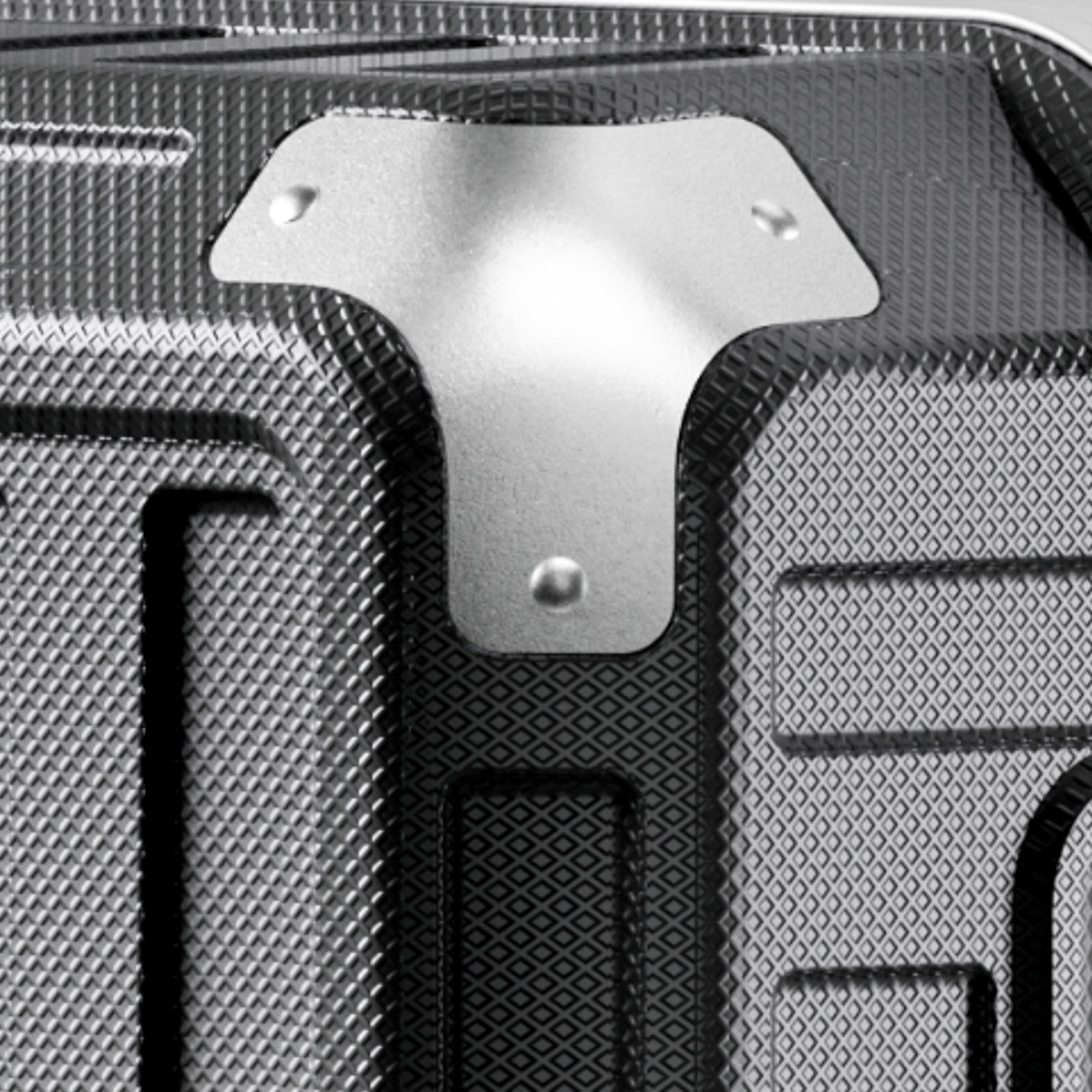 Built with reinforced lock housings that resist bumps and drops, keeping your belongings secure—even during rough handling. #show #color_charcoal