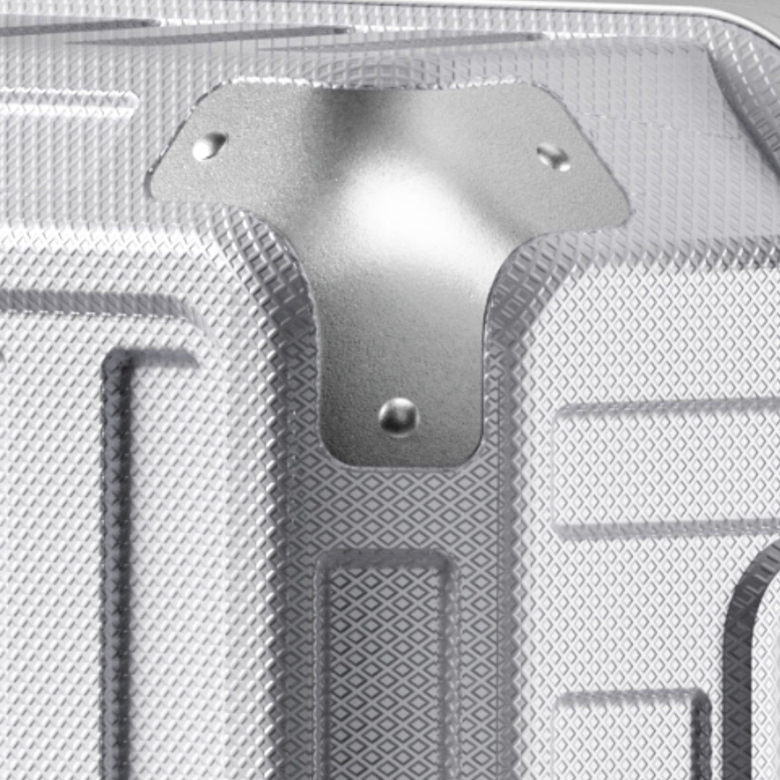 Built with reinforced lock housings that resist bumps and drops, keeping your belongings secure—even during rough handling. #show #color_sliver_grey