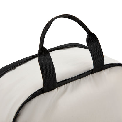 Reinforced handle makes lifting and carrying effortless, even when fully packed. #show #Top carry handle on LUGGEX packing cube for easy hand carrying and lifting