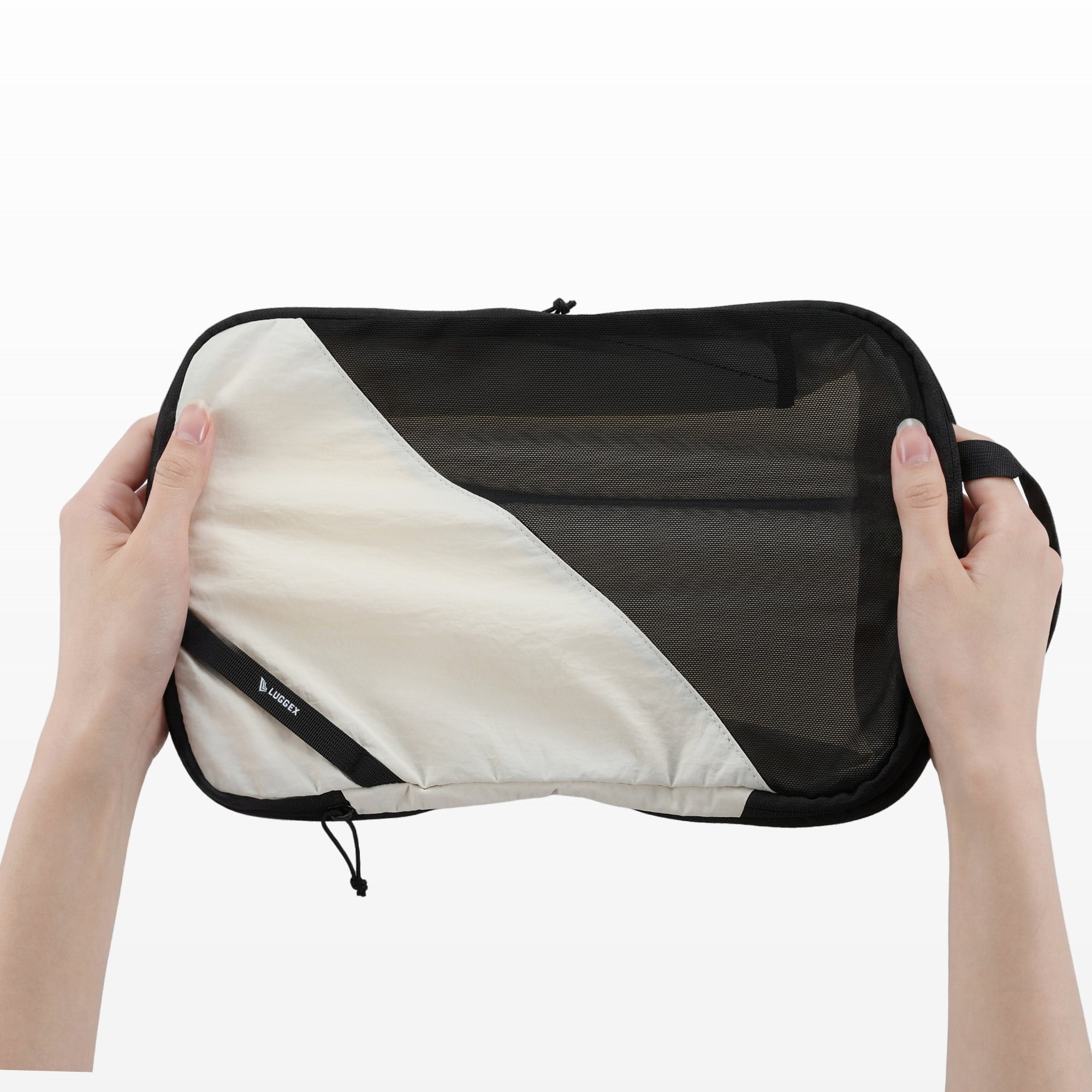 Soft ripstop fabric paired with high-density mesh for durable construction and easy visibility inside. #show 