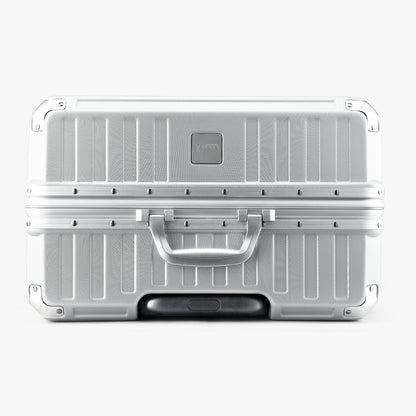 LUGGEX 24-inch aluminum frame carry-on luggage suitcase, external dimensions 26.8x16.7x12.8 in, internal 23.1x15.2x12.3 in, weight 10.2 lb, capacity 71.7L 