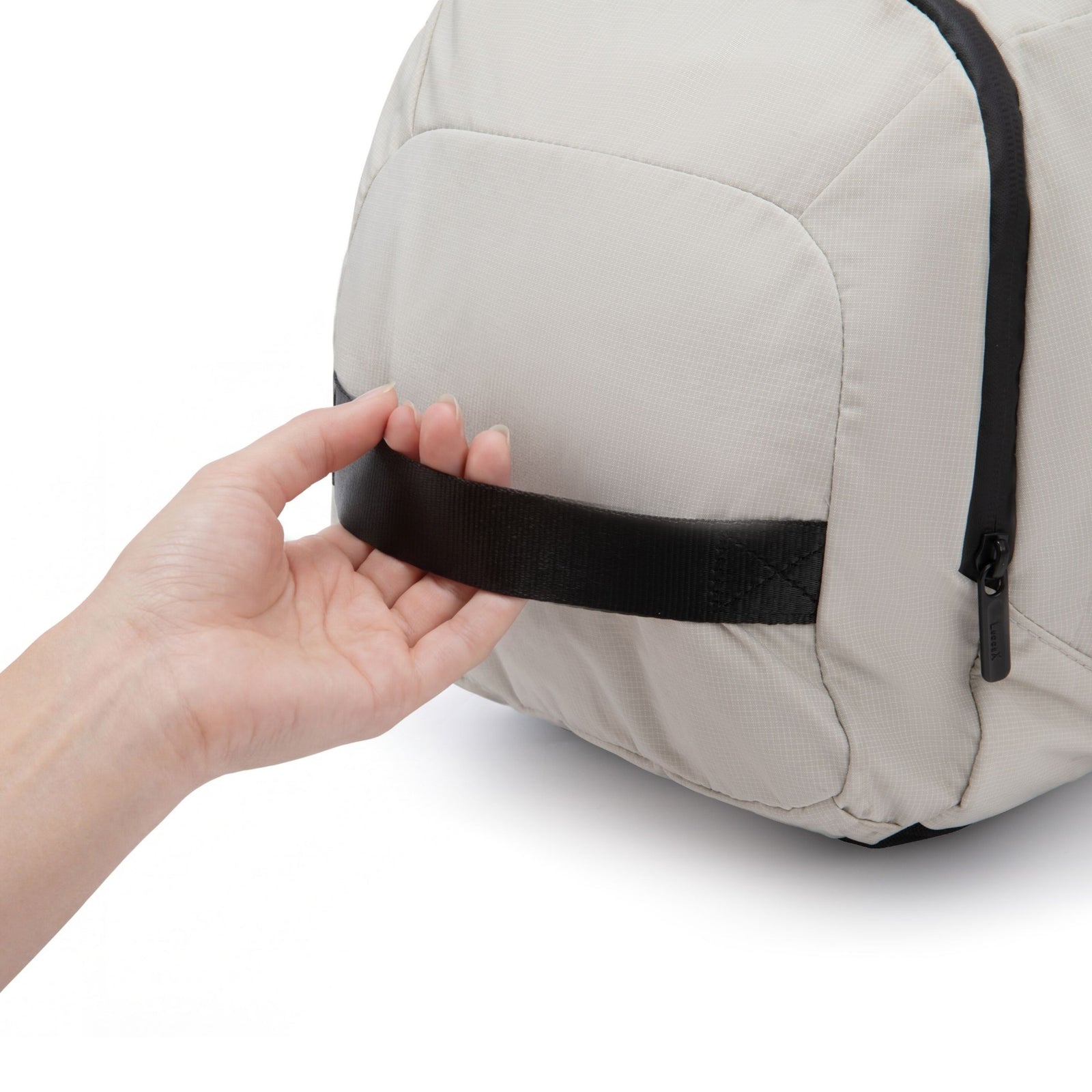 LUGGEX sport duffel bag featuring a side grab handle for easy lifting from car seats, lockers or overhead bins. 