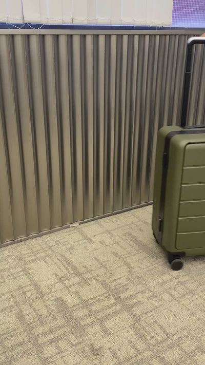 100% polycarbonate hard shell, and reinforced aluminum frame for durable protection and long-term travel use. #LUGGEX zipperless bigger carry-on suitcase with front-open design, 100% polycarbonate hard shell, and aluminum frame for durable, secure, and easy-access travel. #color_olive_green 
