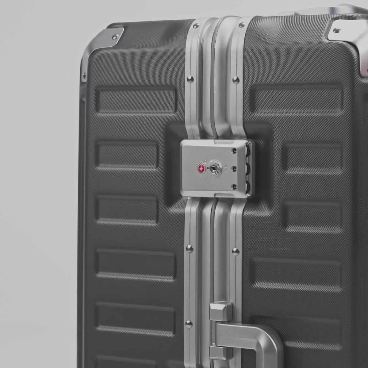 LUGGEX zx28-charcoal-tsa feature demonstration