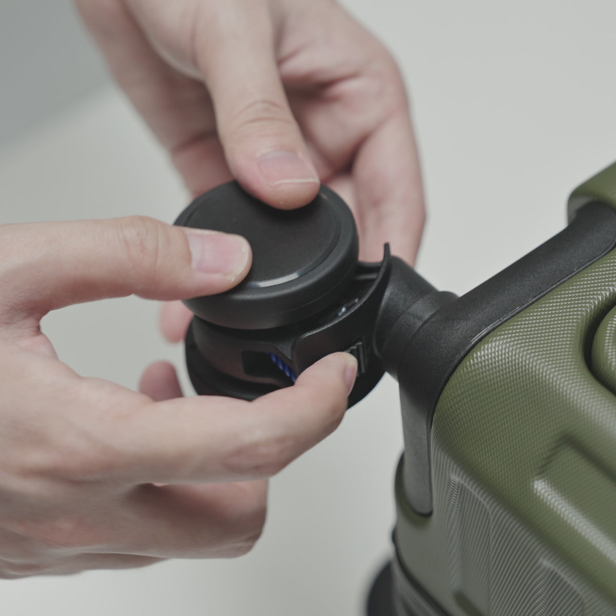 SF81 shock-absorbing wheel removal and reinstallation