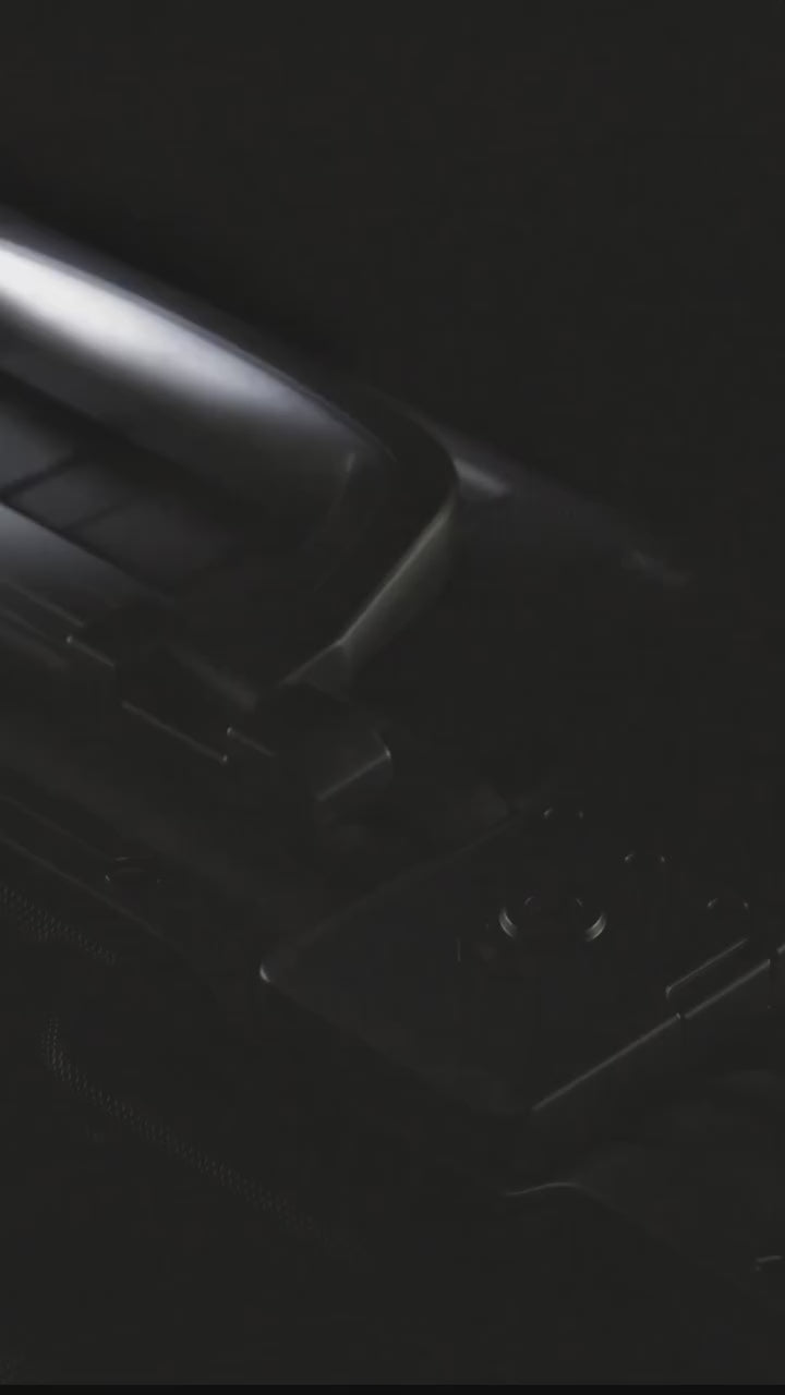 Load video: LUGGEX ZX丨The Zipperless Series Aluminum HardShell Suitcase  Carry On