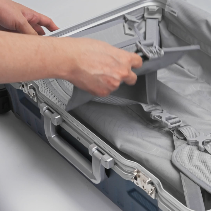 LUGGEX suitcase interior compression system